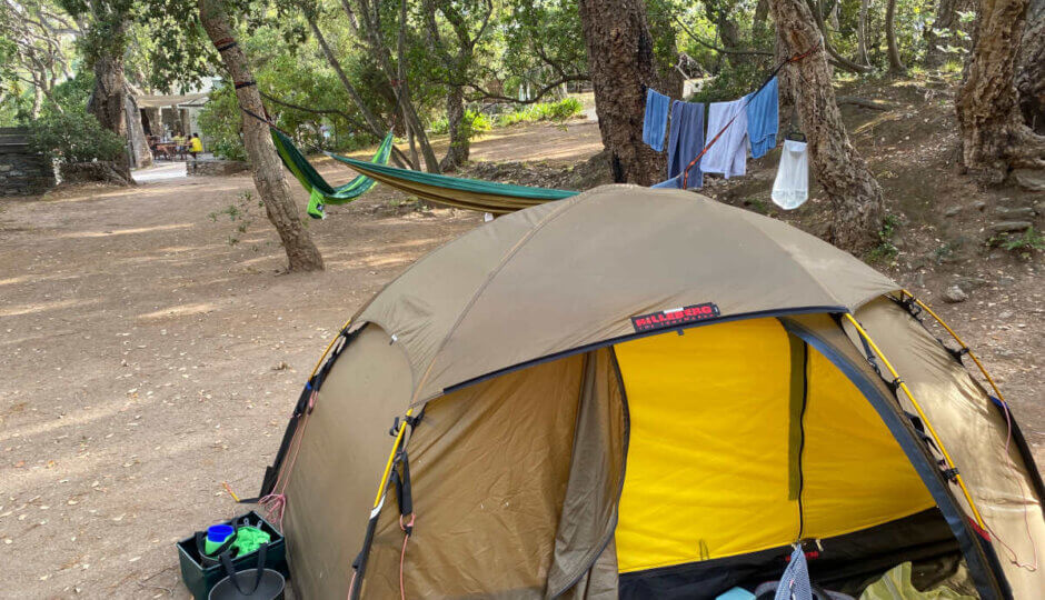 Klettern auf Korsika 5 a tent in the woods